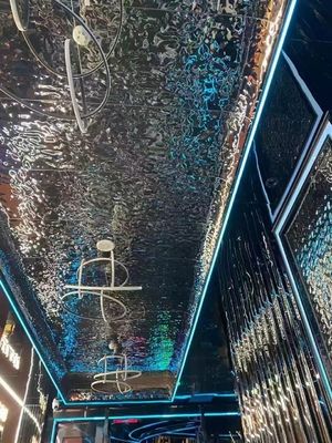 JIS a embouti la feuille d'acier inoxydable d'ondulation de l'eau pour des panneaux de plafond de murs de salle à manger