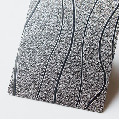 Teinture de grain de bois Finition en relief Panneau en acier inoxydable Taille de coupe personnalisée 1 mm 1,2 mm 1,5 mm d'épaisseur