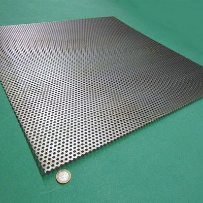 304 316 tôle perforée en acier inoxydable pour panneaux de ventilation largeur 1250 mm