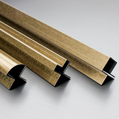 Bon prix Le bord de tuile de l'acier inoxydable 201 304 équilibrent l'équilibre décoratif de plancher d'acier inoxydable d'or de miroir en ligne